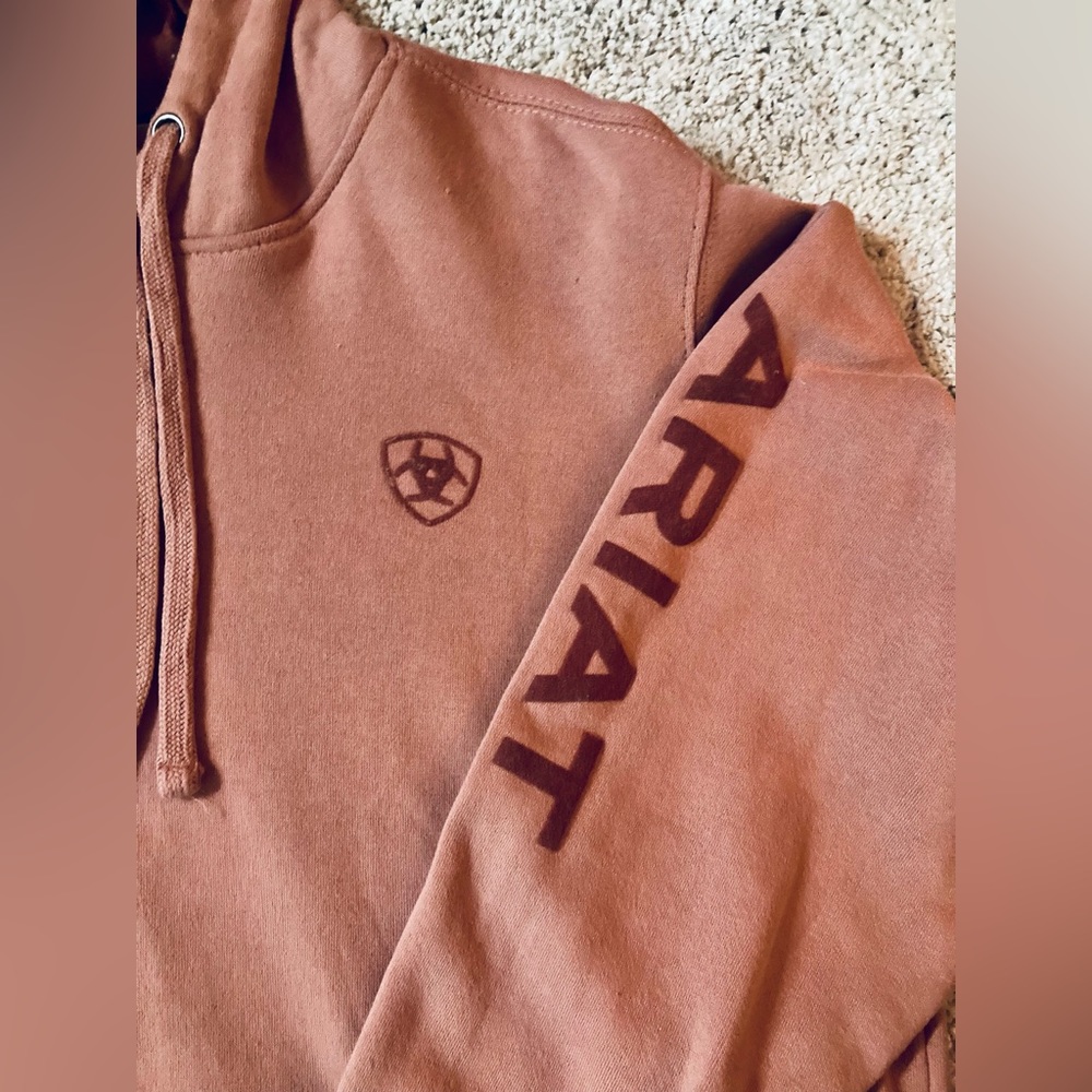 Men’s Large Ariat Hoodie